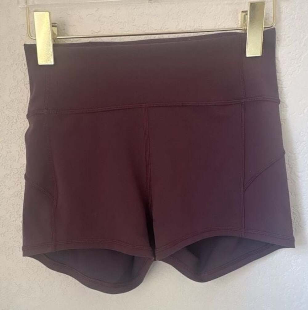 Lululemon Booty Shorts 2" Inseam Size 6 Plum Brown
